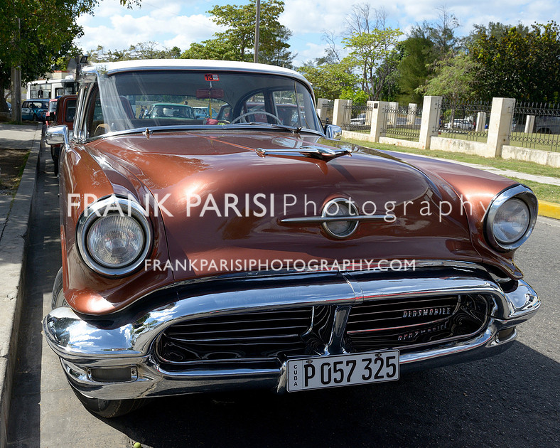 Gotta love those old American cars.